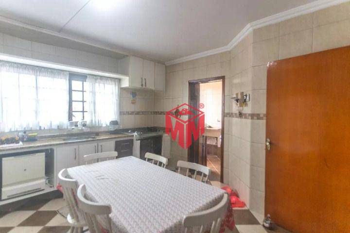 Sobrado à venda com 4 quartos, 360m² - Foto 12