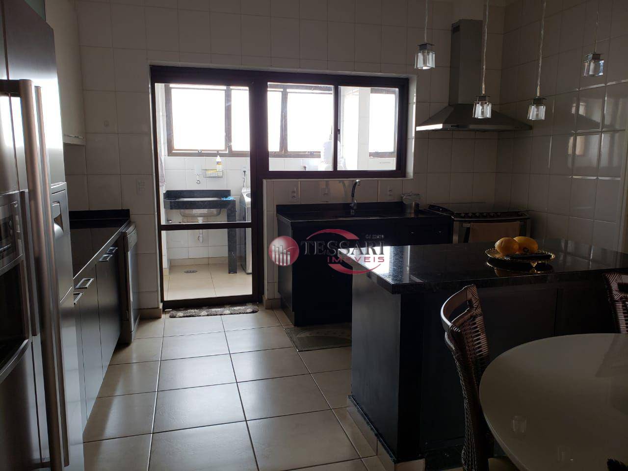 Apartamento à venda com 4 quartos, 236m² - Foto 5