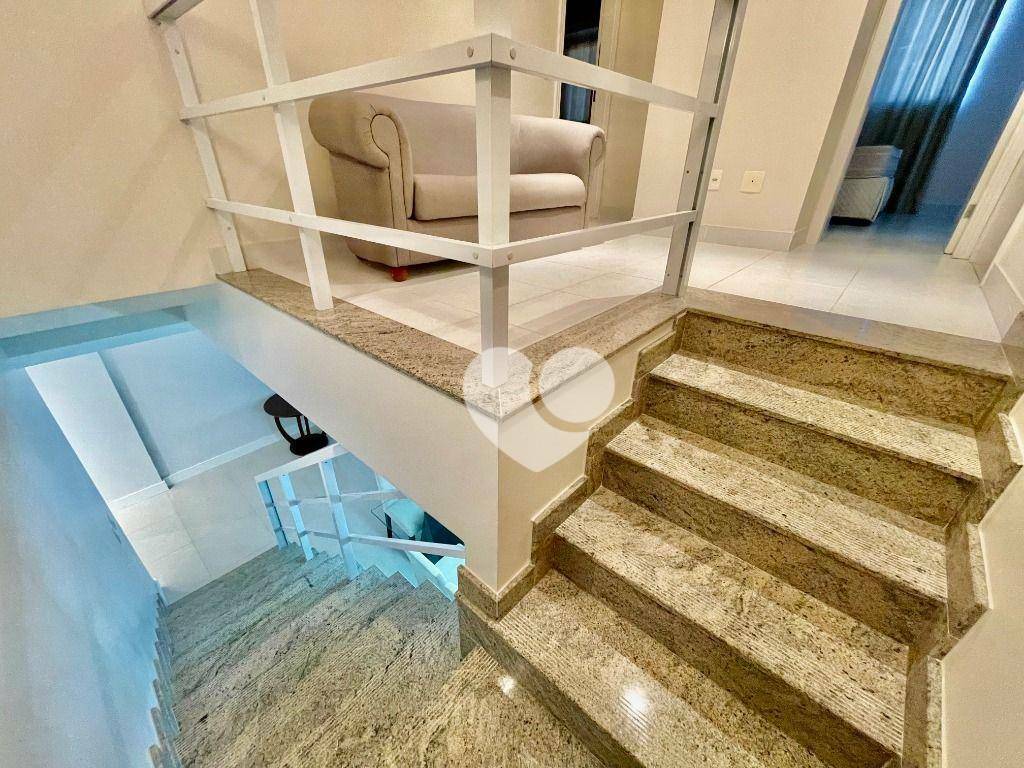 Cobertura para alugar com 4 quartos, 260m² - Foto 13