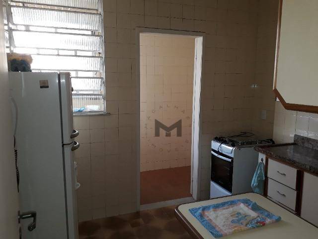 Apartamento à venda com 2 quartos, 66m² - Foto 4