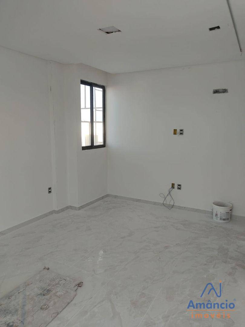 Casa de Condomínio à venda com 4 quartos, 231m² - Foto 9