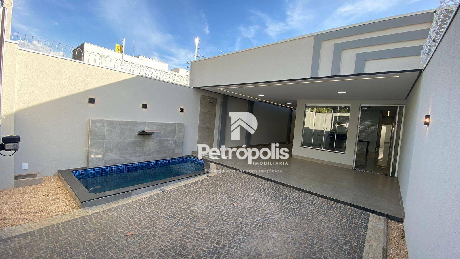 Casa à venda com 3 quartos, 117m² - Foto 2