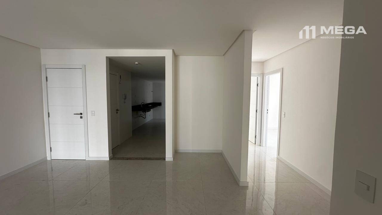 Apartamento à venda com 4 quartos, 144m² - Foto 4