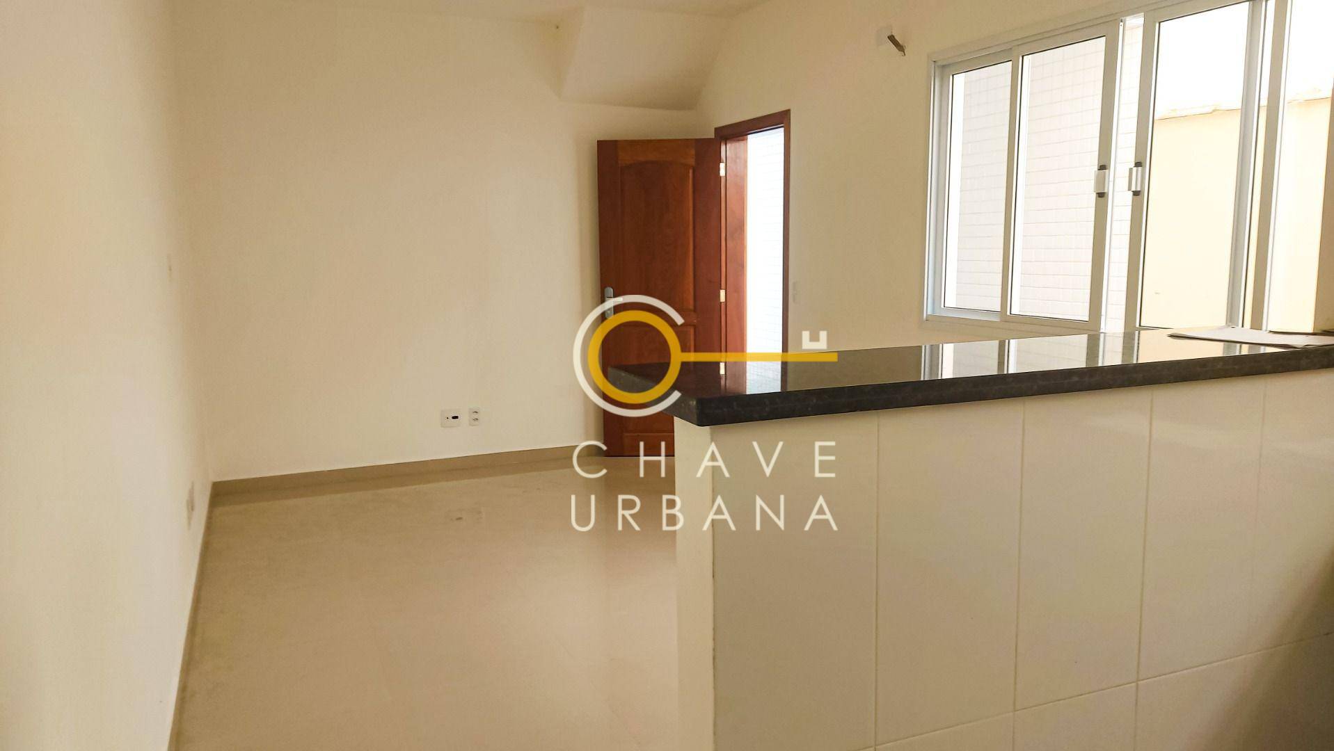 Casa à venda com 3 quartos, 98m² - Foto 1