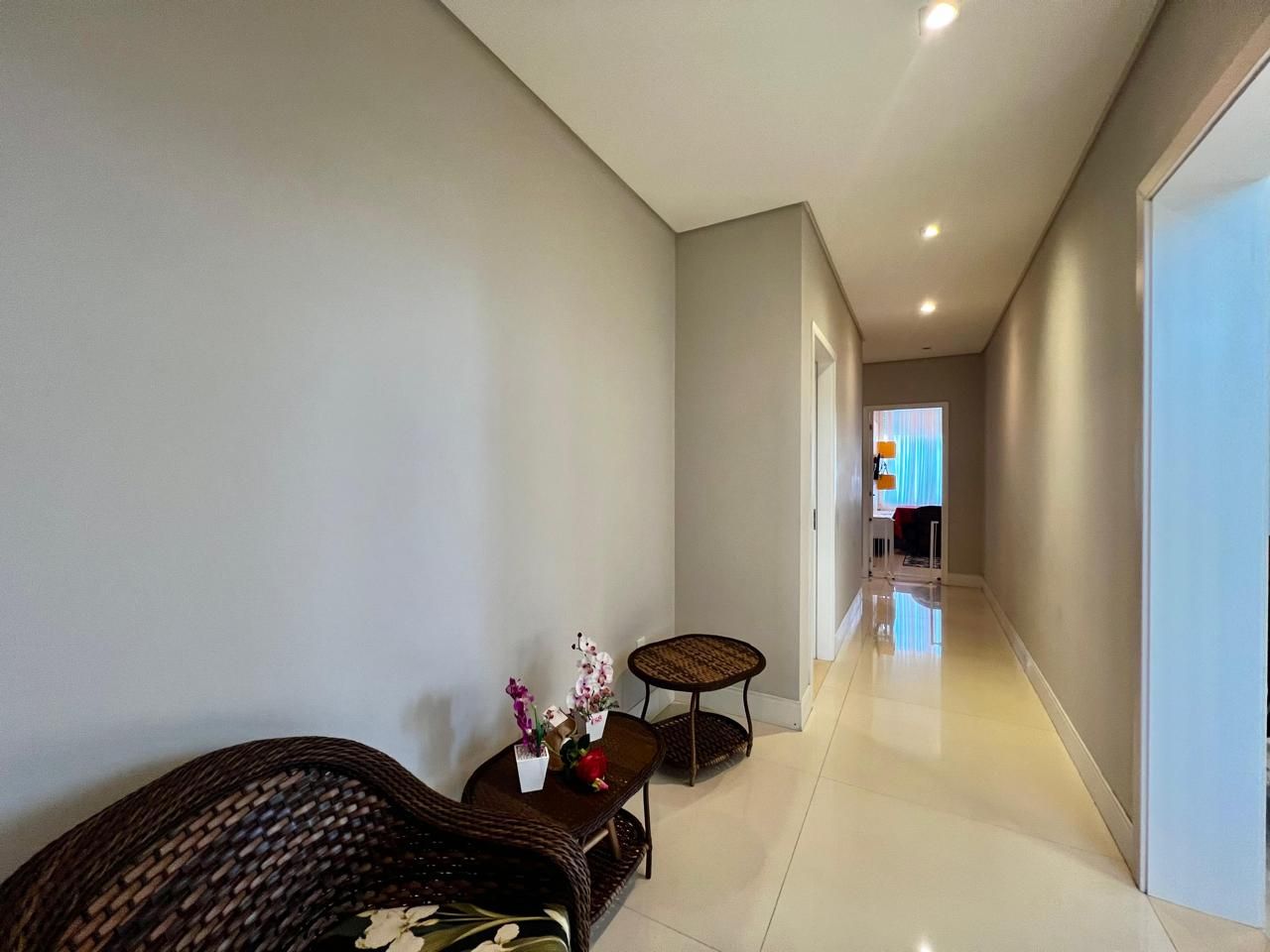 Casa de Condomínio à venda com 5 quartos, 270m² - Foto 18