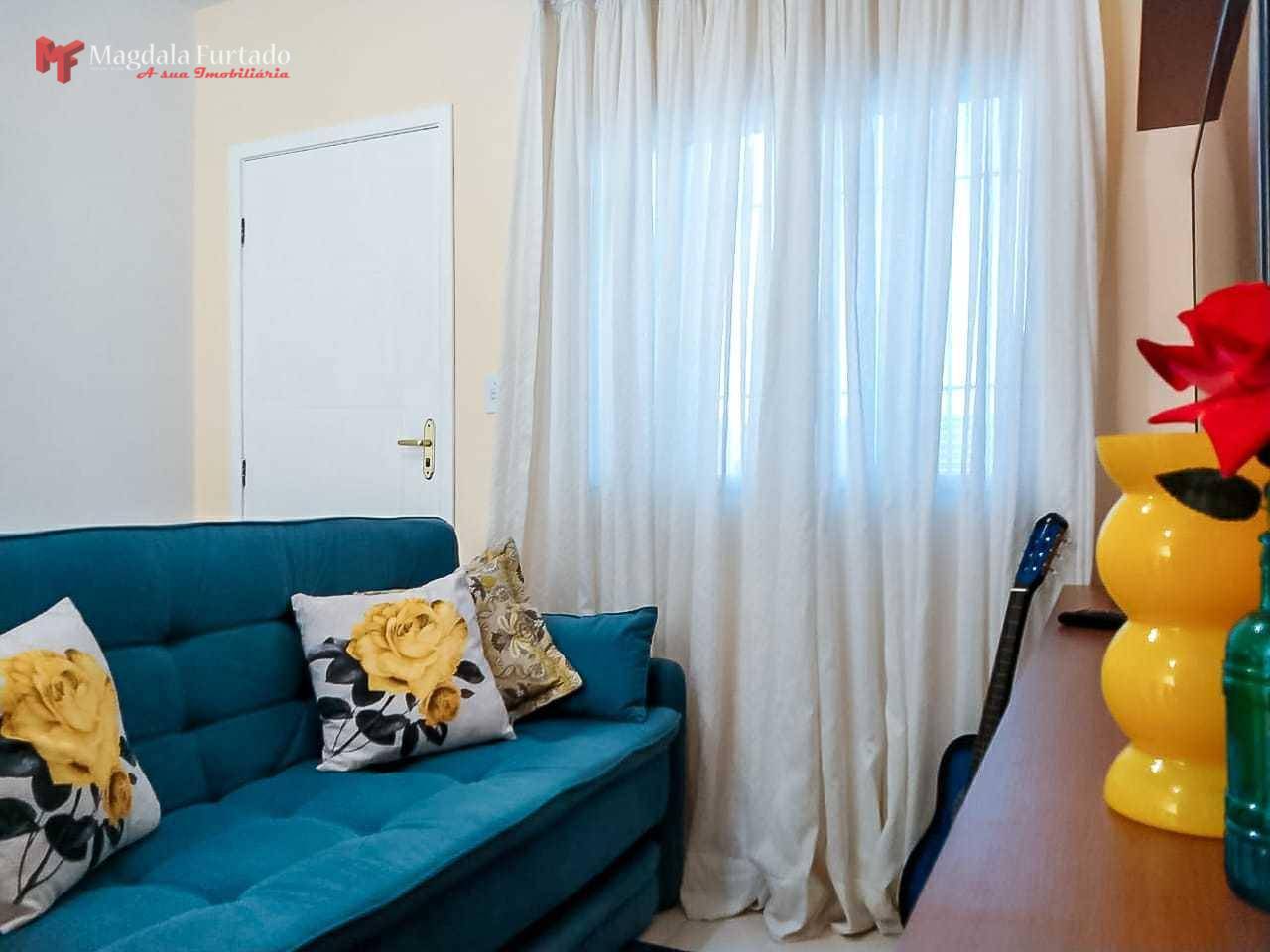 Casa à venda com 2 quartos, 70m² - Foto 4