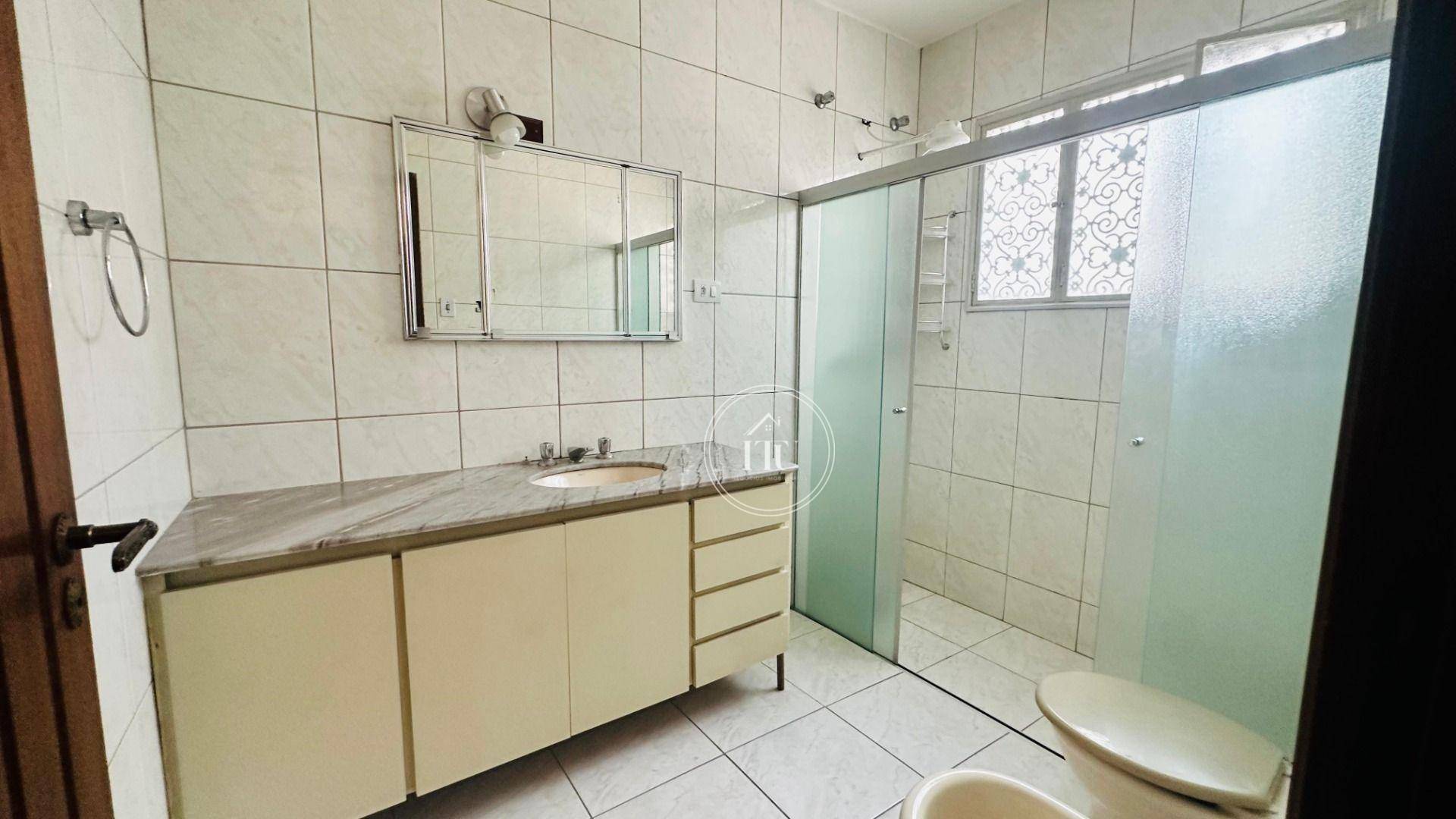 Casa de Condomínio para alugar com 3 quartos, 207m² - Foto 16