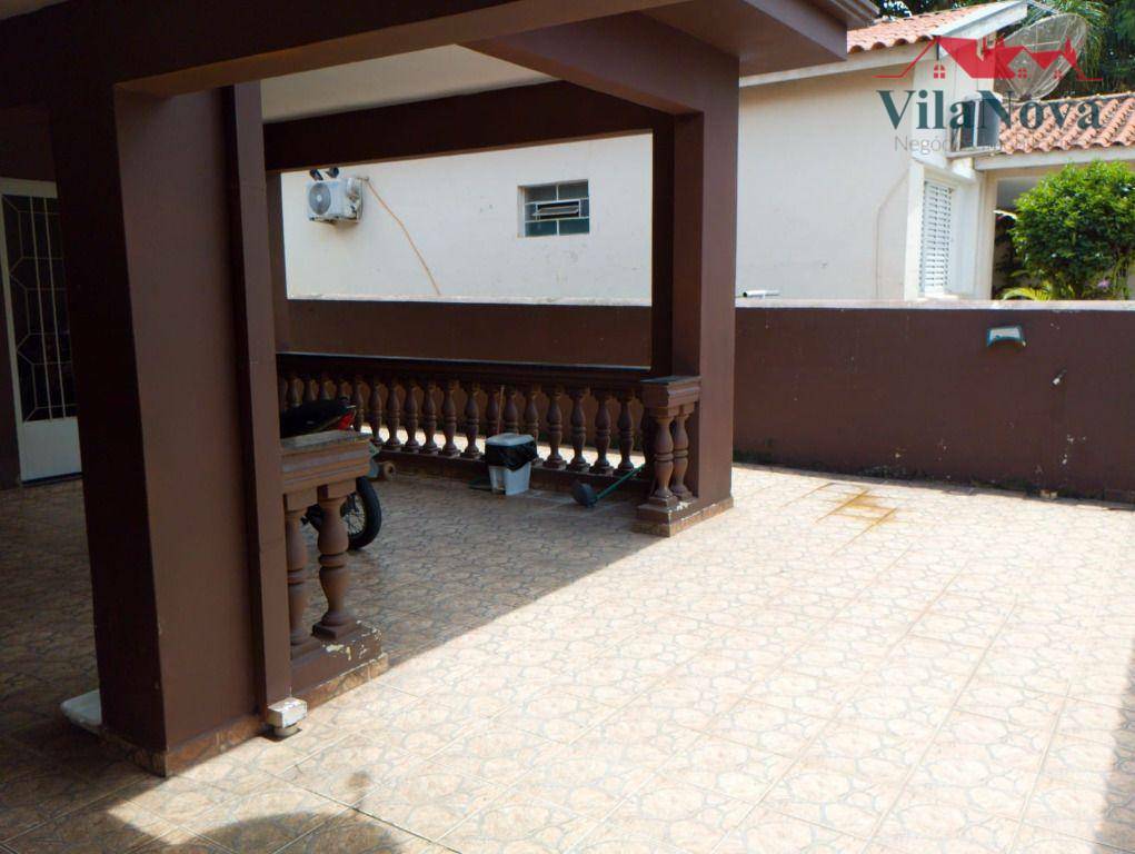 Casa à venda com 3 quartos, 190m² - Foto 2