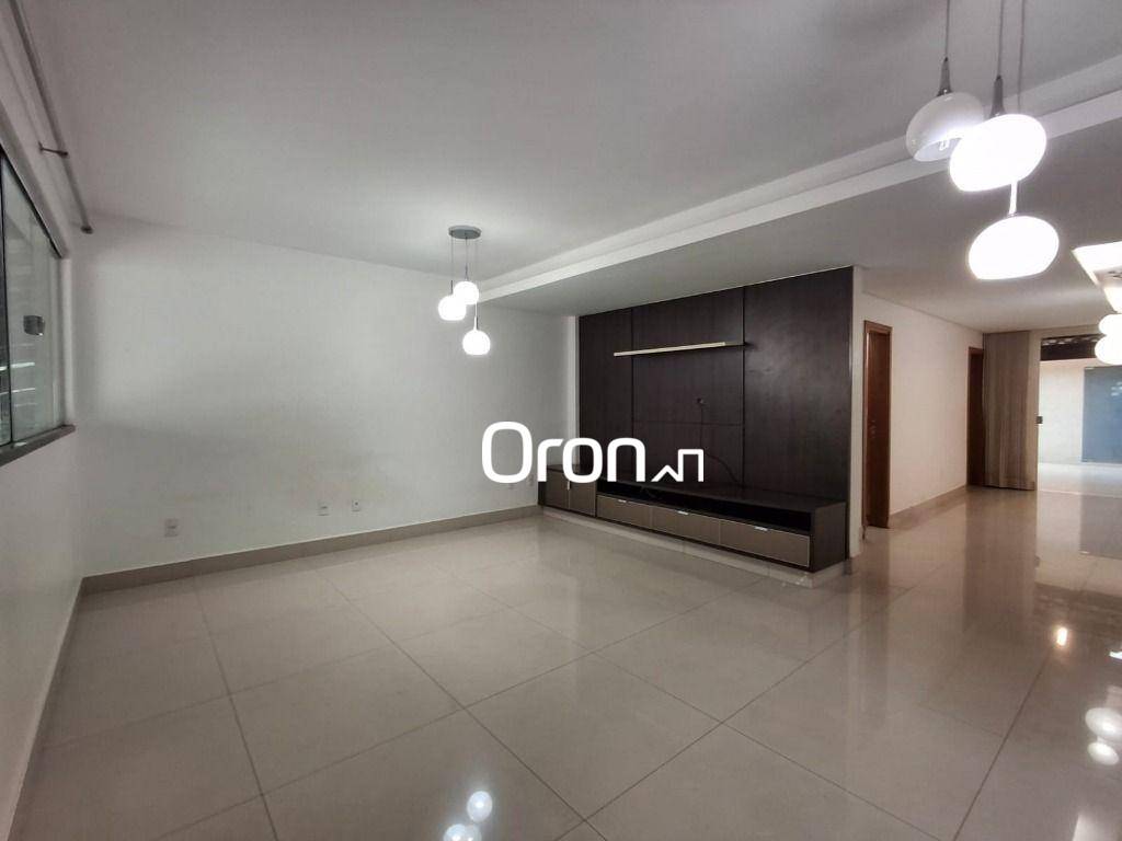 Sobrado à venda com 4 quartos, 200m² - Foto 1