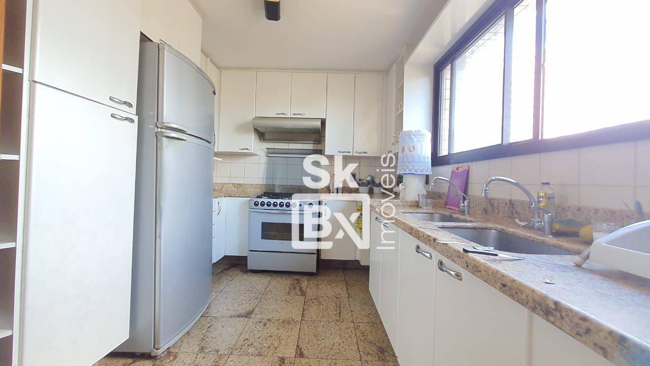 Apartamento à venda com 4 quartos, 208m² - Foto 8