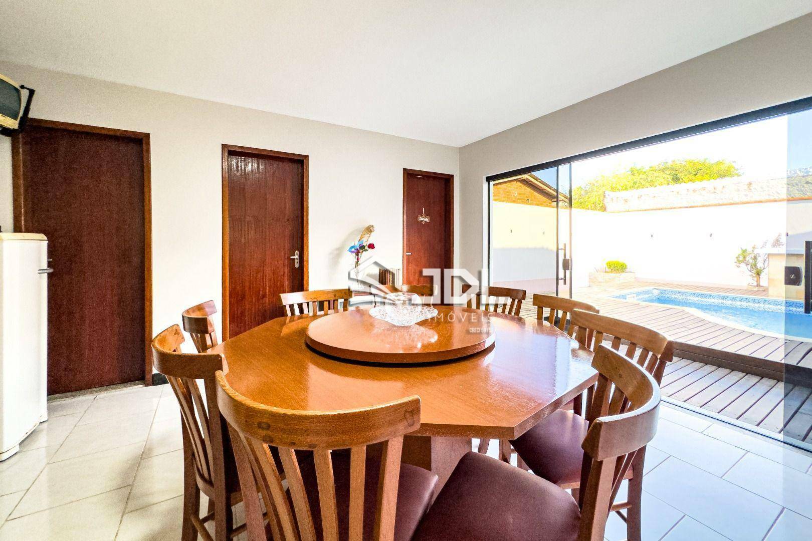 Casa à venda com 4 quartos, 250m² - Foto 5