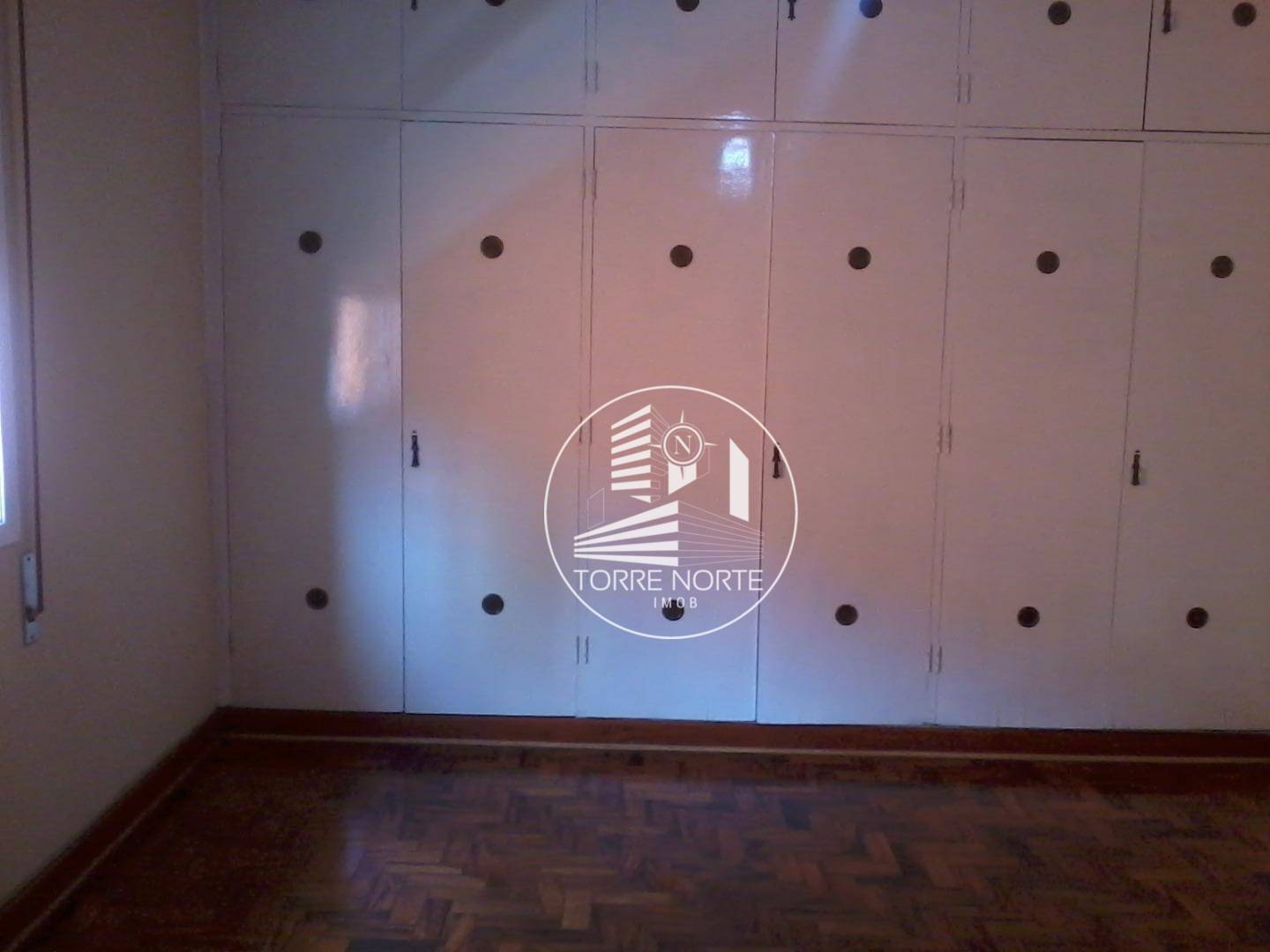 Casa à venda com 3 quartos, 300m² - Foto 20