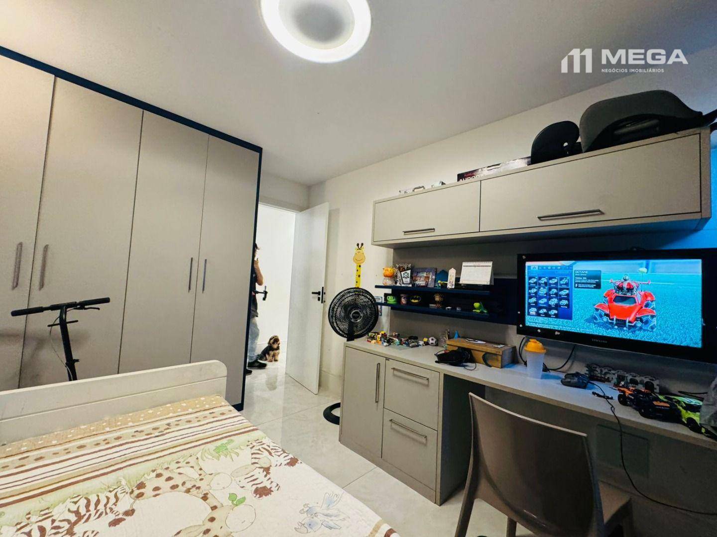 Apartamento à venda com 4 quartos, 220m² - Foto 18