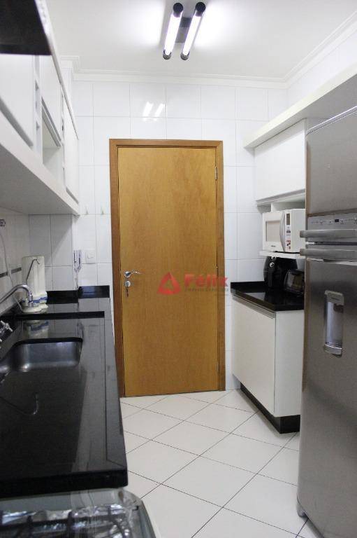 Apartamento à venda com 3 quartos, 135m² - Foto 10