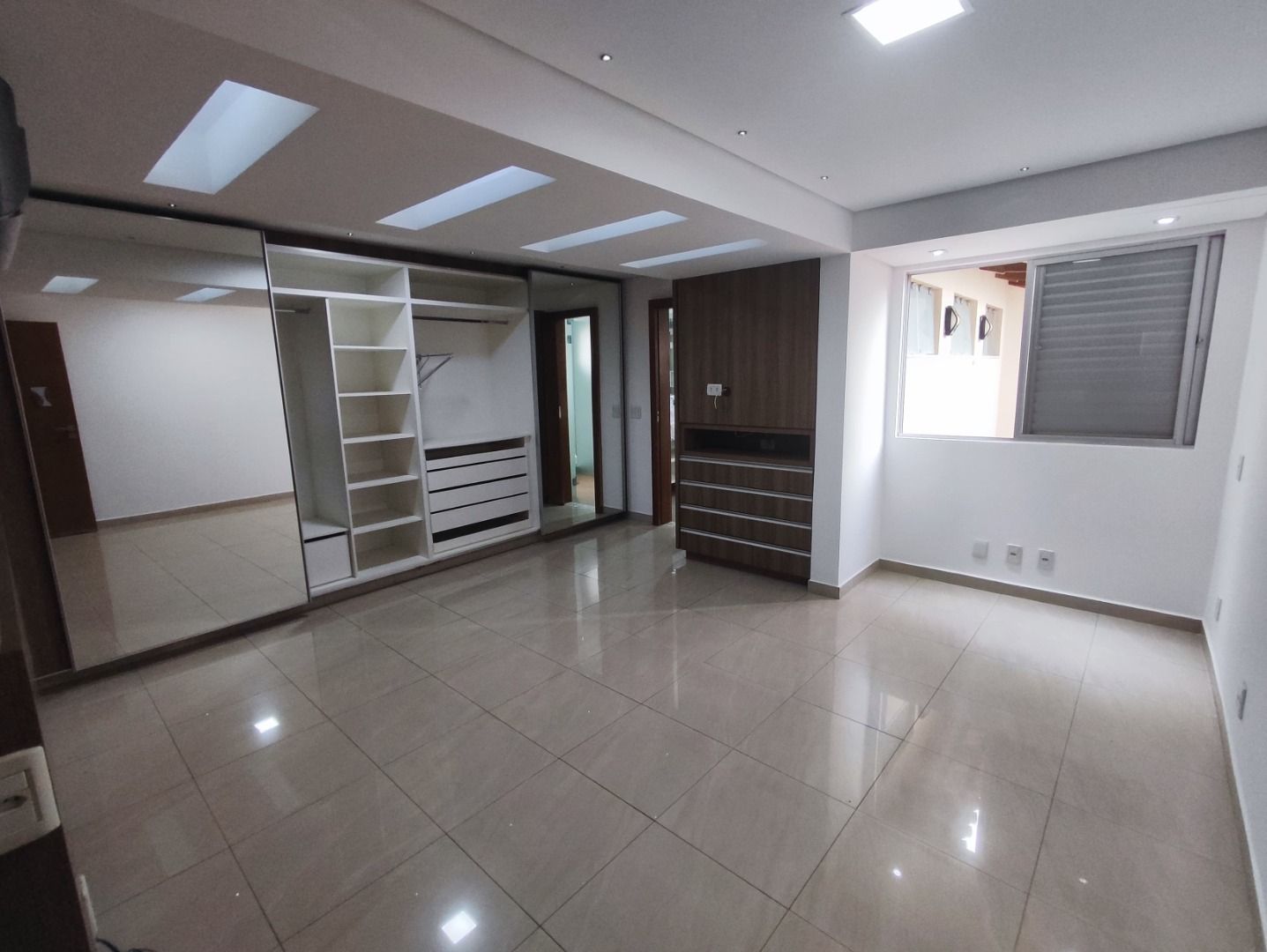 Apartamento à venda com 3 quartos, 238m² - Foto 33