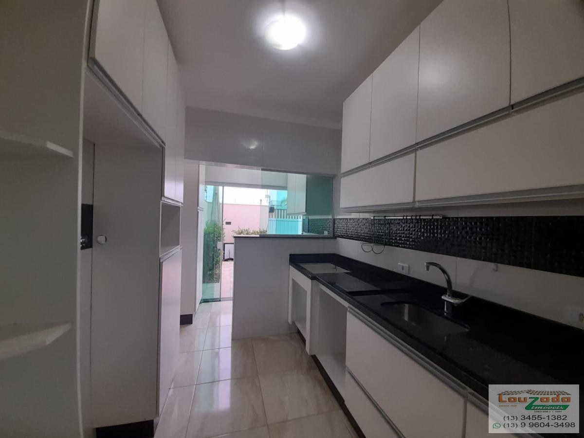 Casa à venda com 2 quartos, 70m² - Foto 3