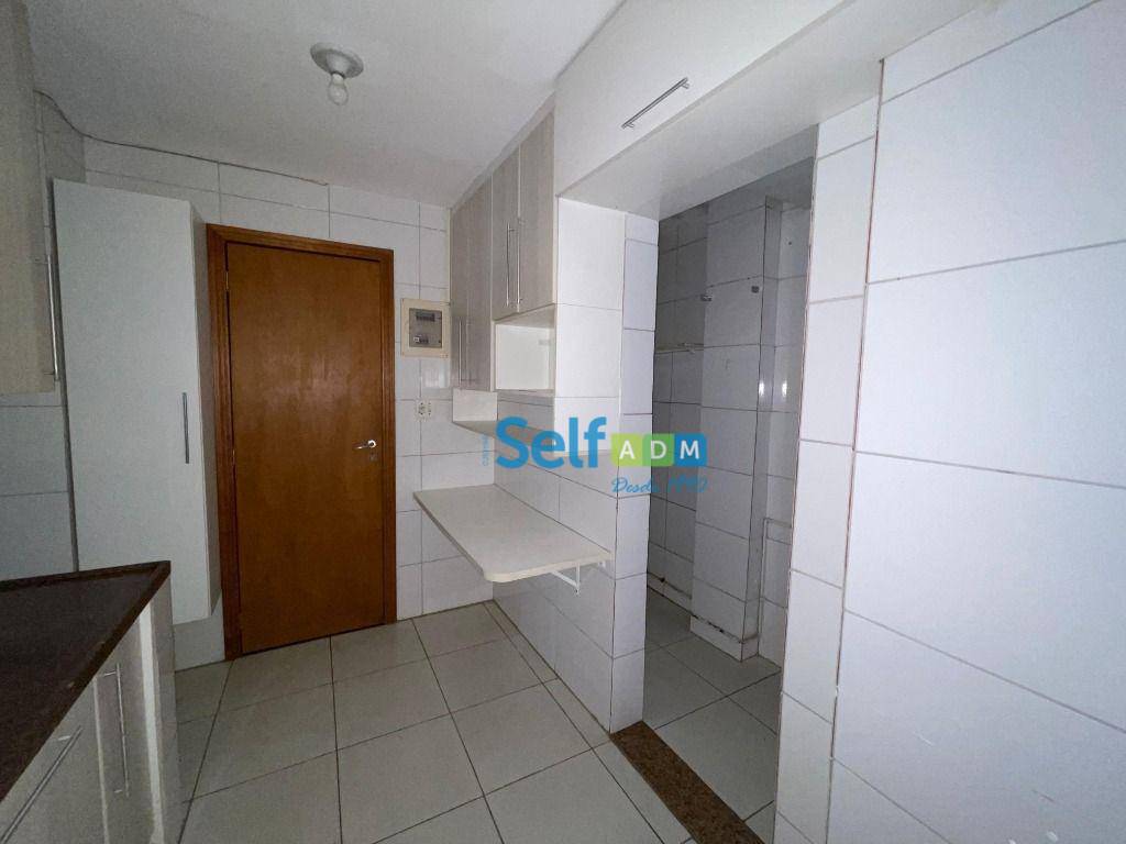 Apartamento para alugar com 2 quartos, 75m² - Foto 12