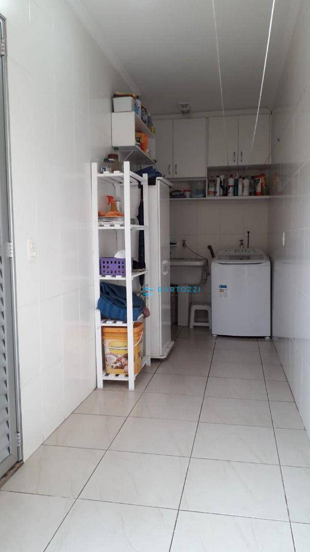 Casa à venda com 3 quartos, 198m² - Foto 18