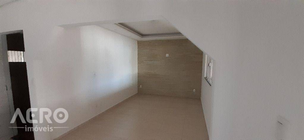 Casa à venda com 3 quartos, 156m² - Foto 2