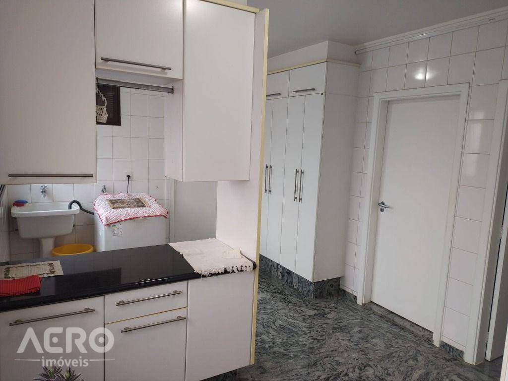 Apartamento à venda com 3 quartos, 240m² - Foto 16