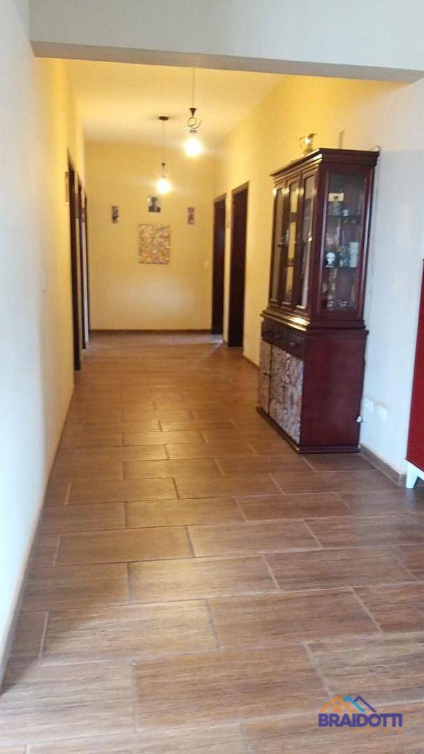 Chácara à venda com 4 quartos, 250m² - Foto 9