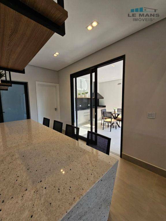 Casa à venda com 3 quartos, 240m² - Foto 18