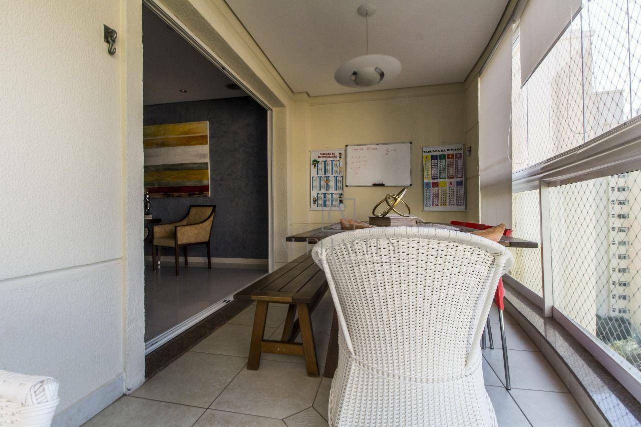 Apartamento à venda com 3 quartos, 133m² - Foto 12