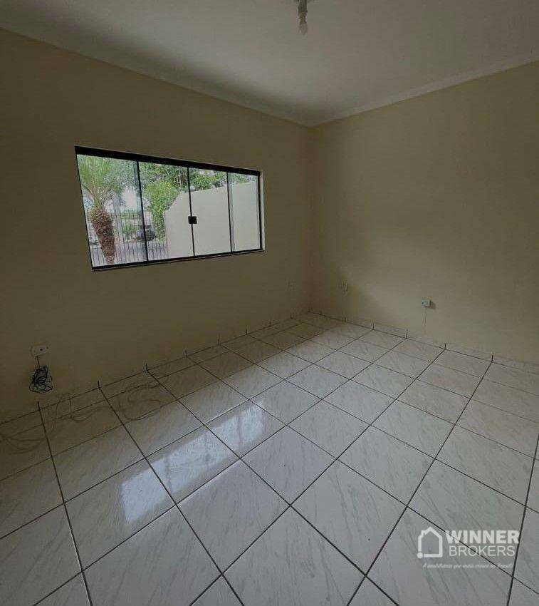 Casa à venda com 3 quartos, 100m² - Foto 2
