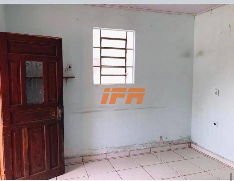 Casa à venda com 2 quartos, 90m² - Foto 13