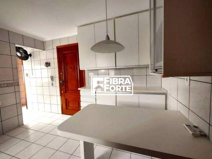 Apartamento à venda com 3 quartos, 137m² - Foto 4