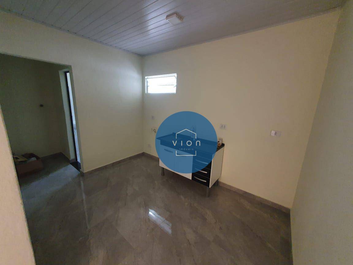 Casa para alugar com 1 quarto, 60m² - Foto 2