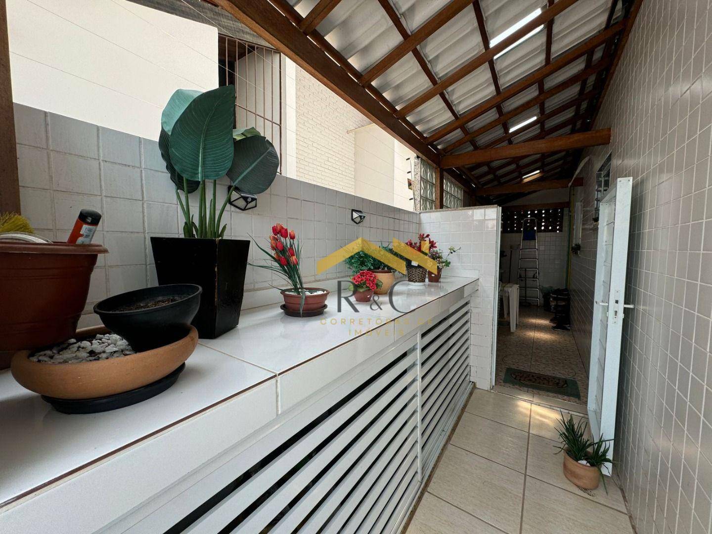 Casa à venda com 2 quartos, 65m² - Foto 18