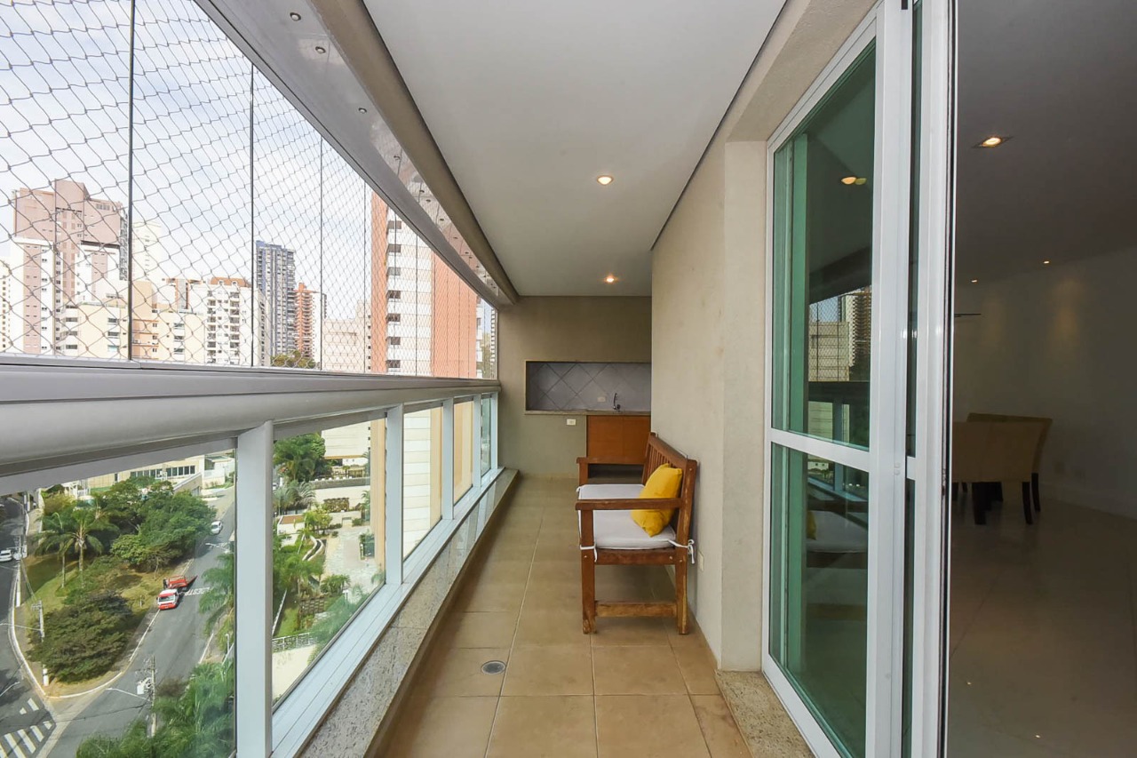 Apartamento à venda com 3 quartos, 193m² - Foto 2