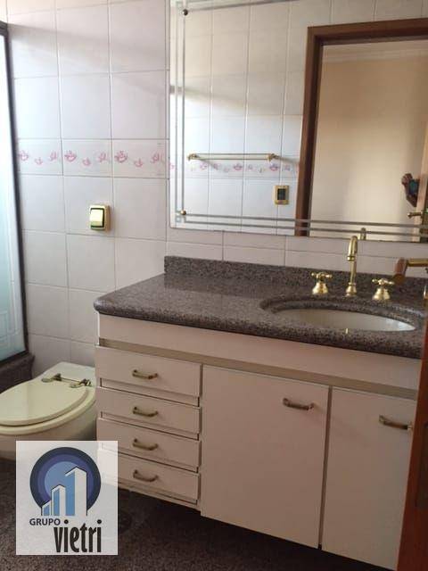 Apartamento para alugar com 3 quartos, 147m² - Foto 8