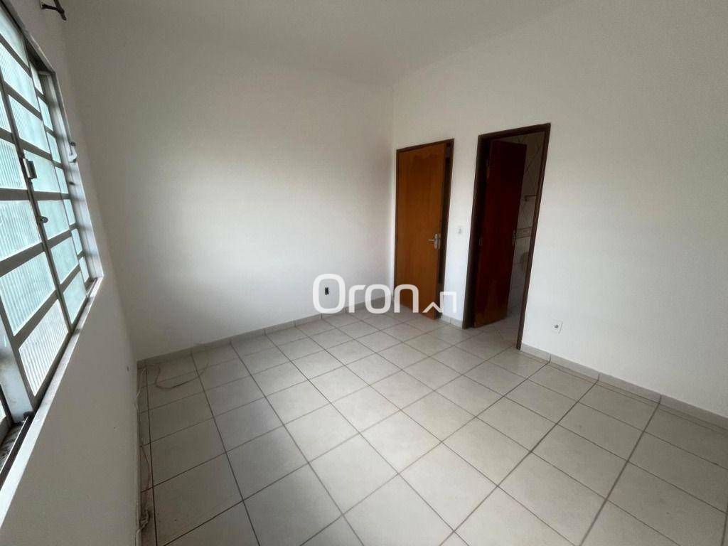 Casa à venda com 3 quartos, 242m² - Foto 18