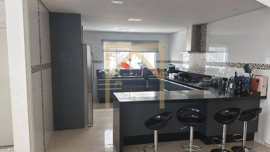 Casa à venda com 3 quartos, 190m² - Foto 17