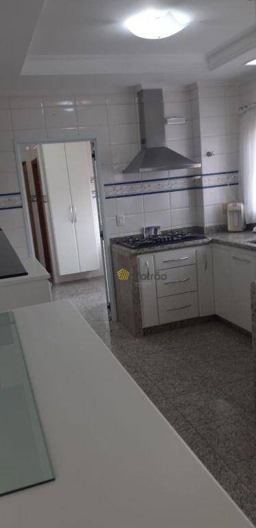 Apartamento à venda com 3 quartos, 130m² - Foto 18