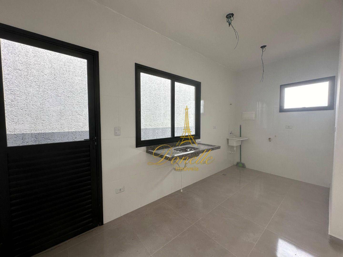 Casa à venda com 2 quartos, 68m² - Foto 12