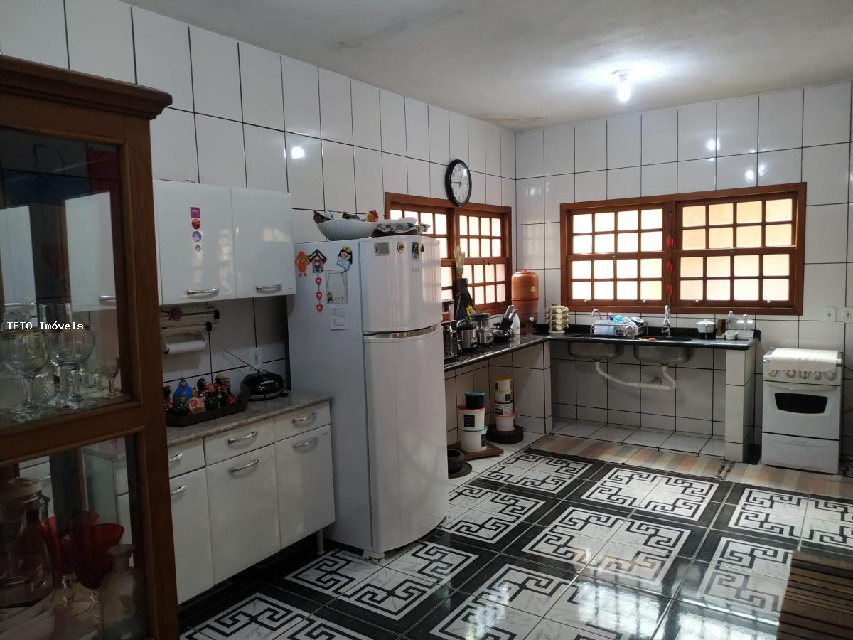 Casa à venda com 3 quartos, 250m² - Foto 10