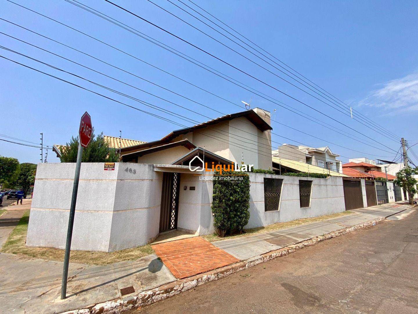 Casa, 3 quartos, 227 m² - Foto 1