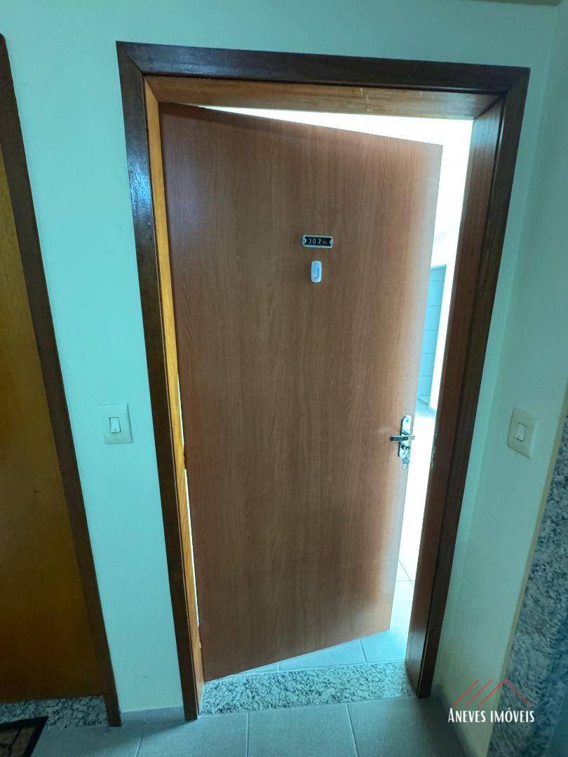 Apartamento à venda com 2 quartos, 65m² - Foto 4