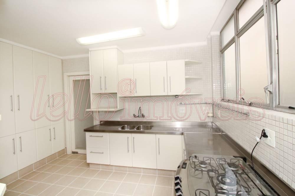 Apartamento para alugar com 4 quartos, 307m² - Foto 17