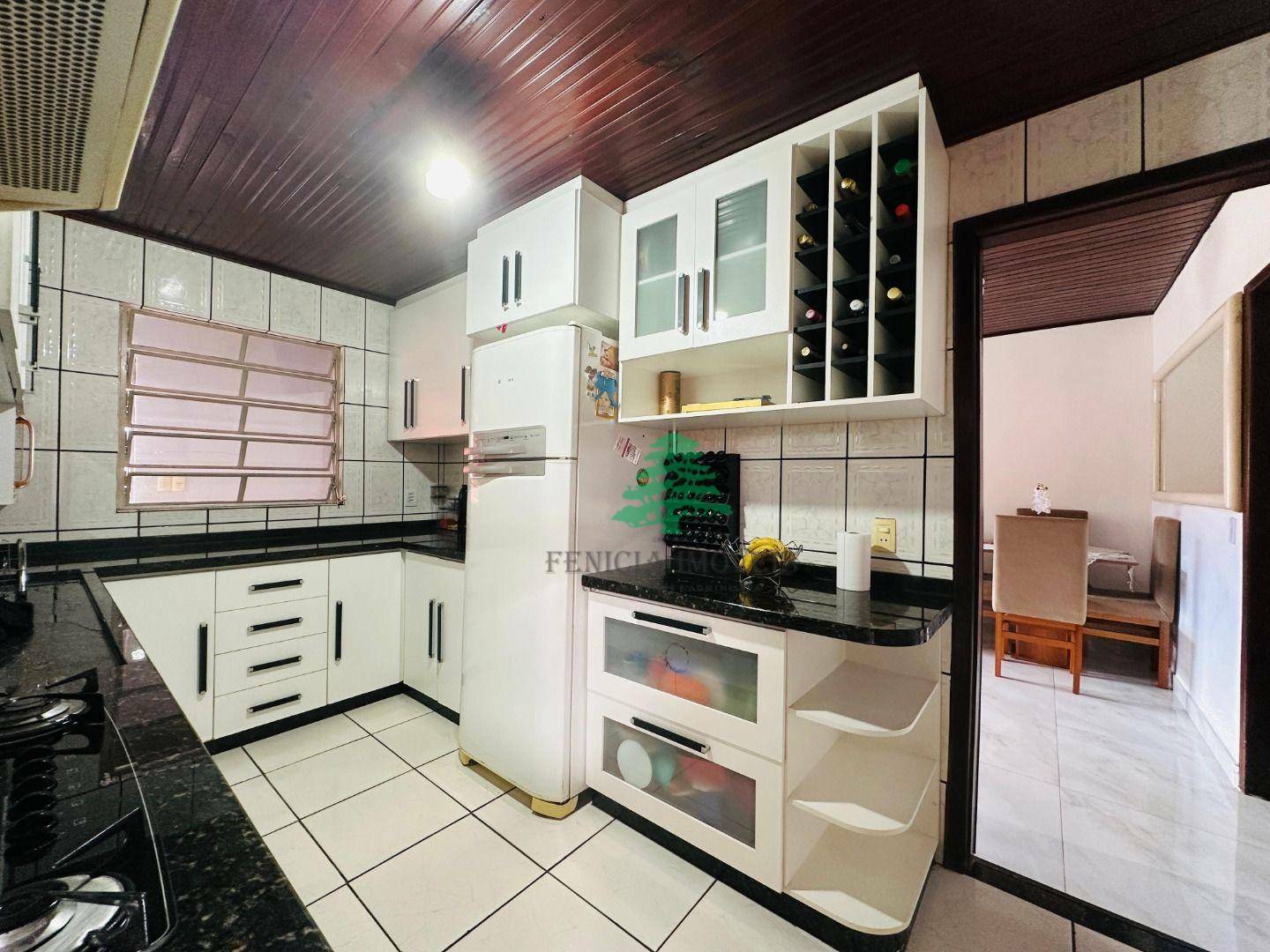 Casa à venda e aluguel com 3 quartos, 98m² - Foto 20