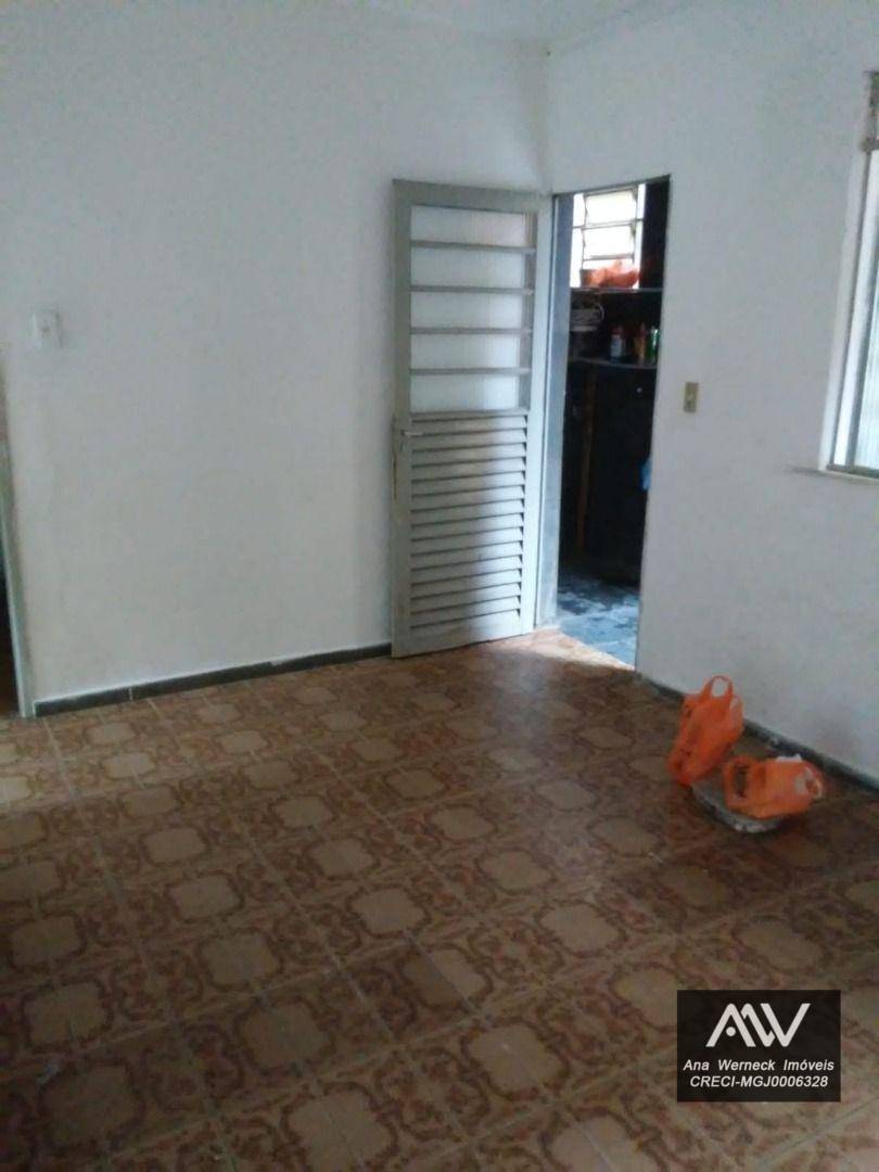 Casa à venda com 9 quartos, 400m² - Foto 27