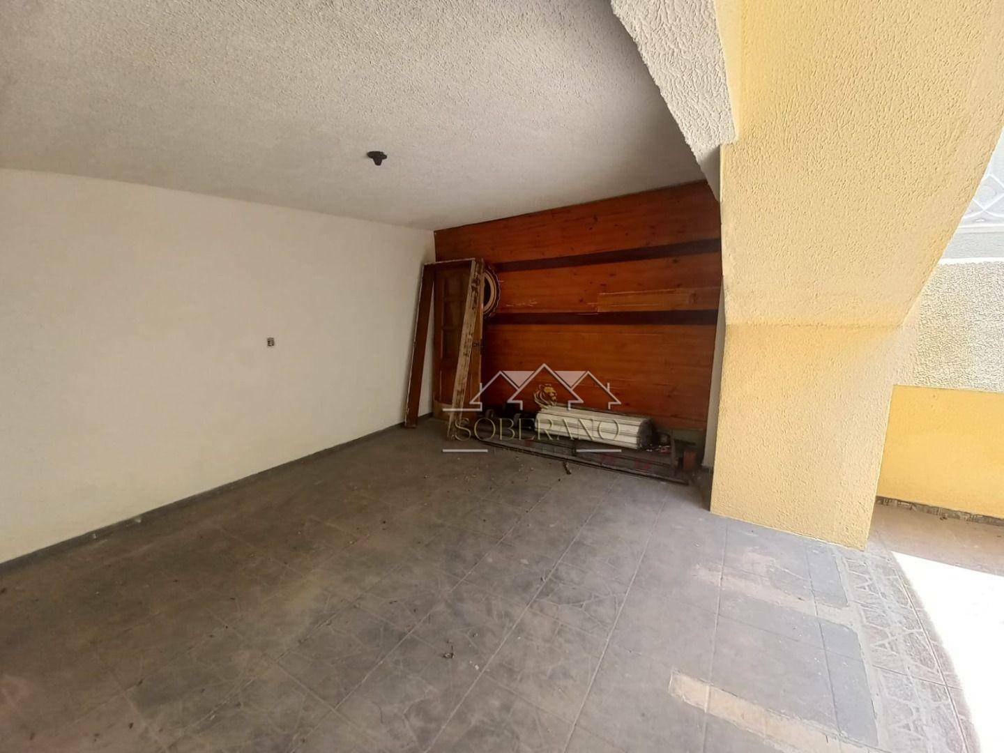 Sobrado à venda com 3 quartos, 300m² - Foto 2