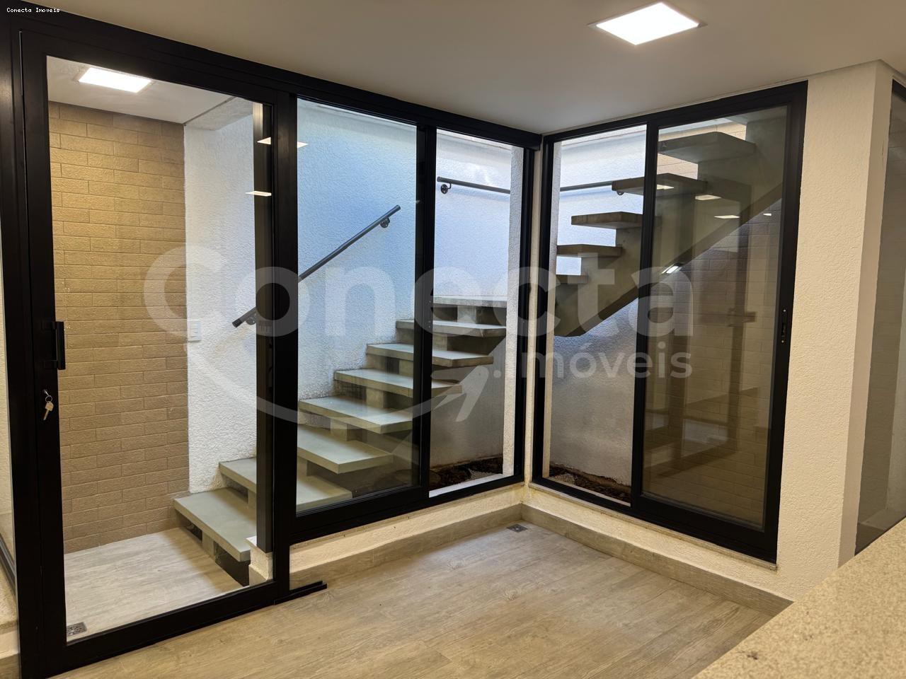 Casa de Condomínio à venda com 3 quartos, 232m² - Foto 32
