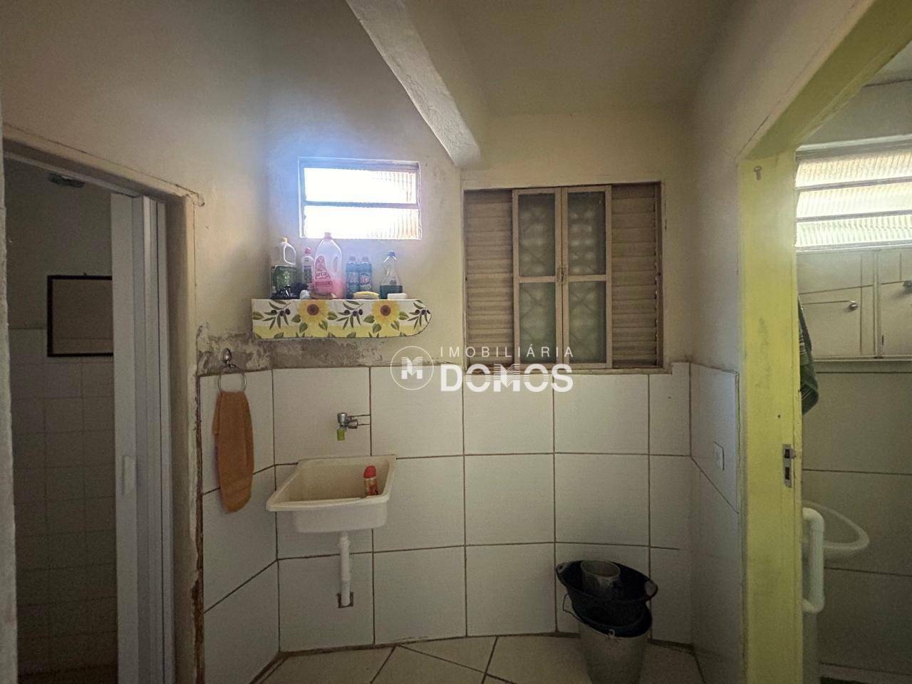 Casa à venda com 6 quartos, 230m² - Foto 35