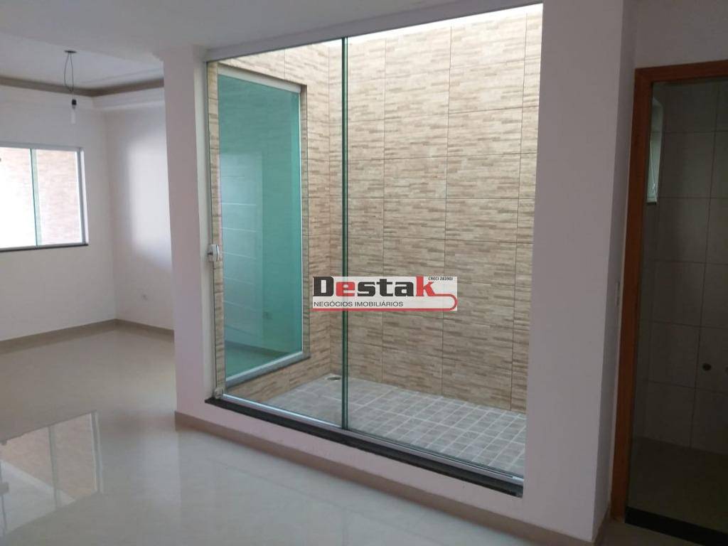 Sobrado à venda com 3 quartos, 185m² - Foto 1