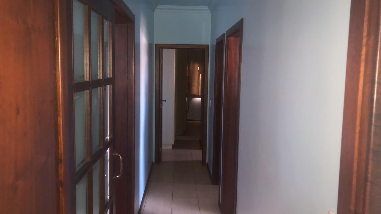 Casa à venda com 5 quartos, 200m² - Foto 8