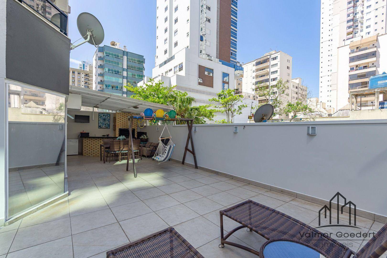 Apartamento à venda com 3 quartos, 216m² - Foto 11